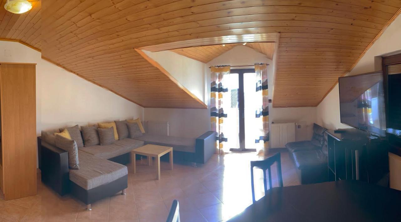 Apartments Vanessa โปเรช ภายนอก รูปภาพ