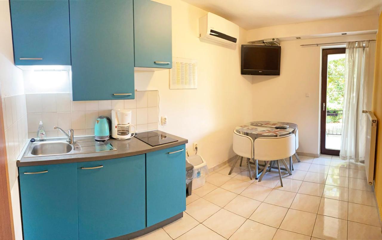 Apartments Vanessa โปเรช ภายนอก รูปภาพ